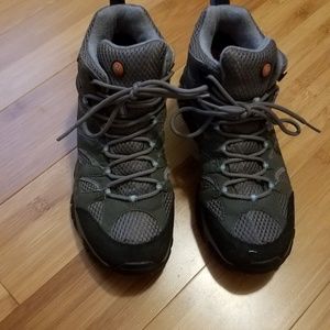 Merrell Moab women's hiking boots size 8.5